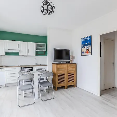 1 Bedroom Awesome In 아파트 *