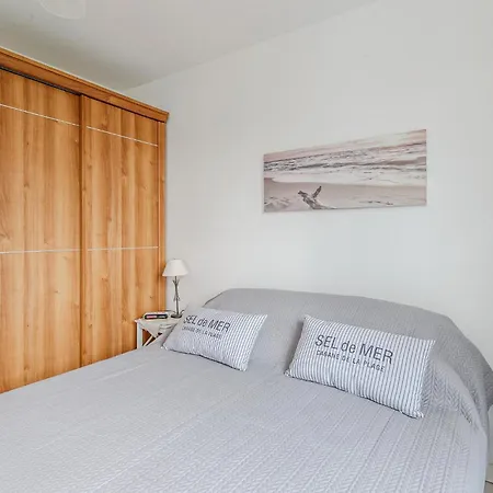 1 Bedroom Awesome In Apartment *