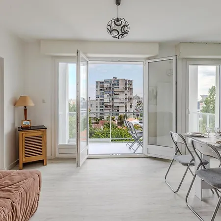 1 Bedroom Awesome In * Royan