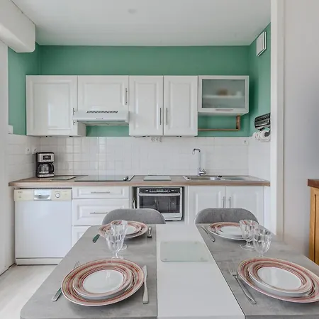 Апартаменты 1 Bedroom Awesome In *
