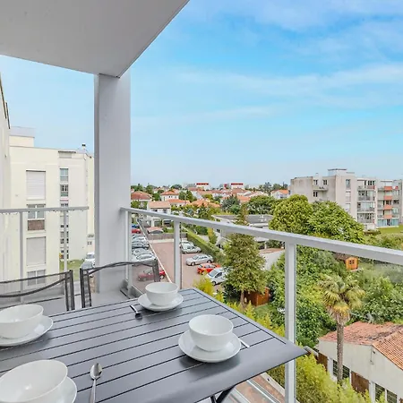 1 Bedroom Awesome In Apartment Royan